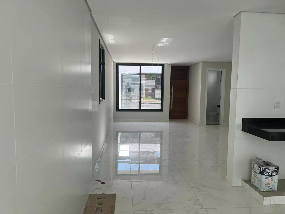 Casa à venda com 3 quartos, 116m² - Foto 2