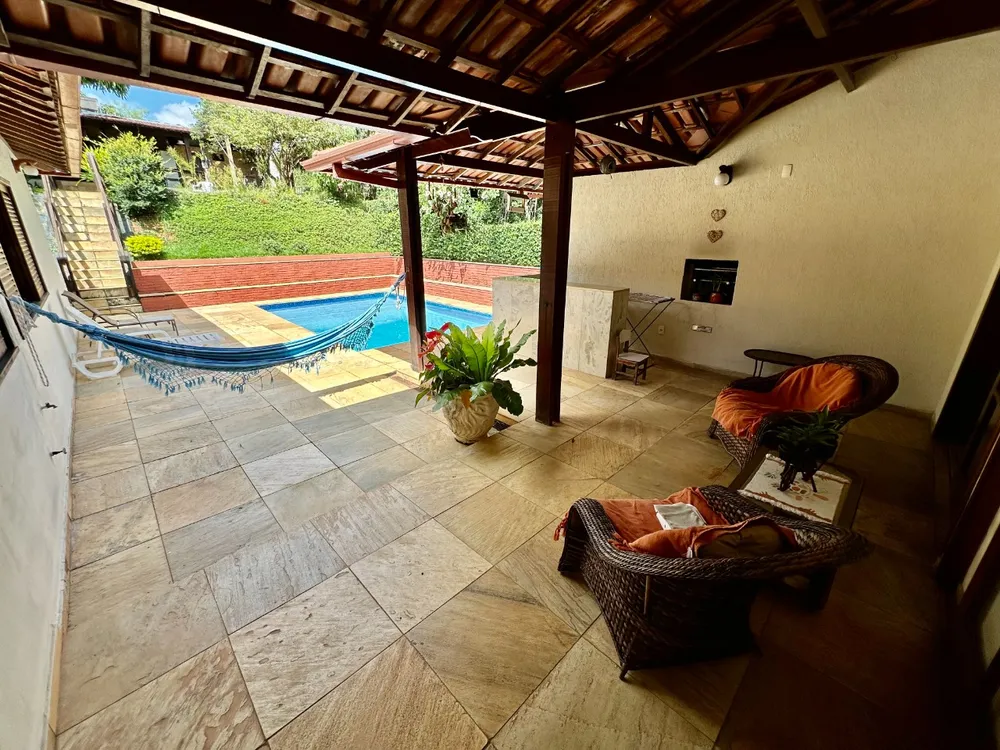 Casa, 4 quartos, 215 m² - Foto 1