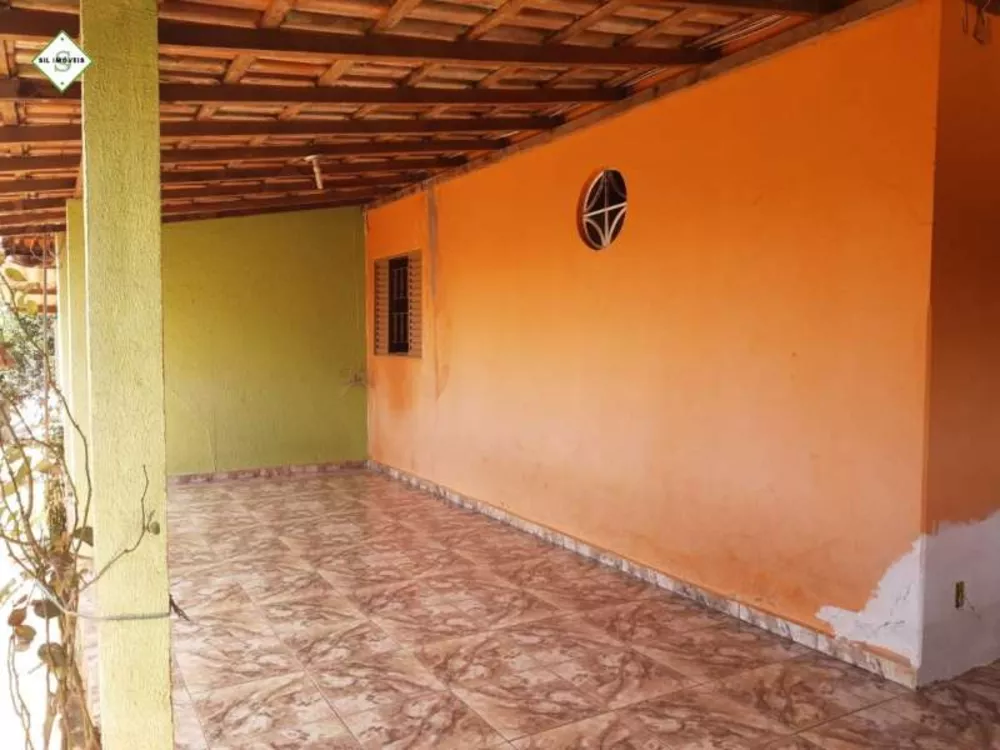 Casa à venda com 4 quartos, 120m² - Foto 2