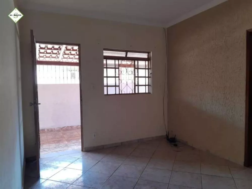 Casa à venda com 4 quartos, 120m² - Foto 3