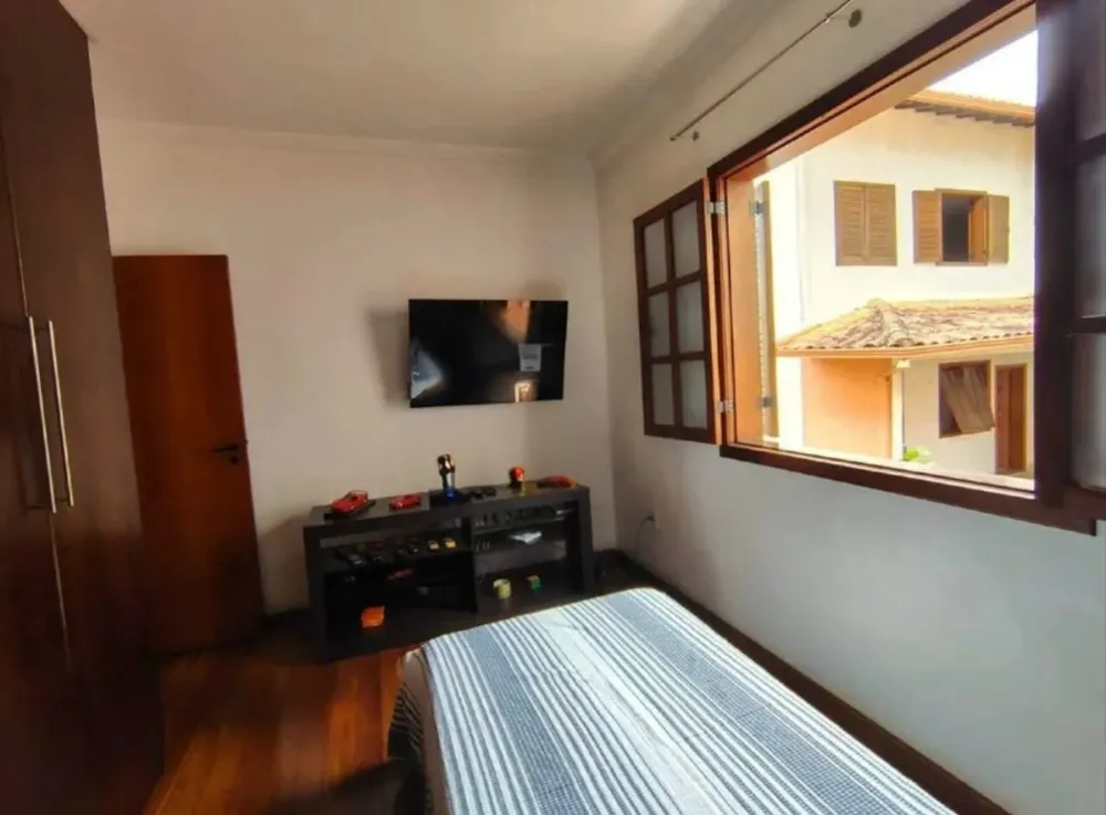 Casa, 4 quartos, 323 m² - Foto 2