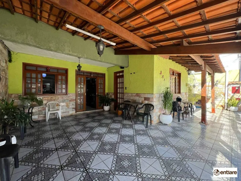 Casa, 3 quartos, 220 m² - Foto 1