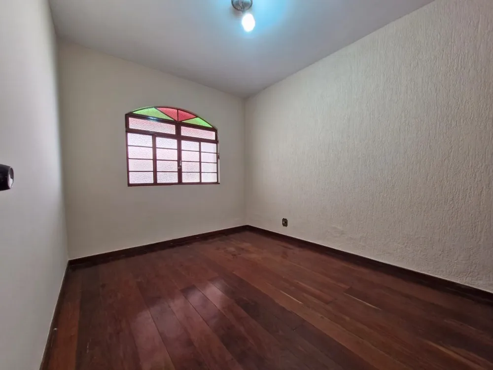 Casa, 4 quartos, 250 m² - Foto 9