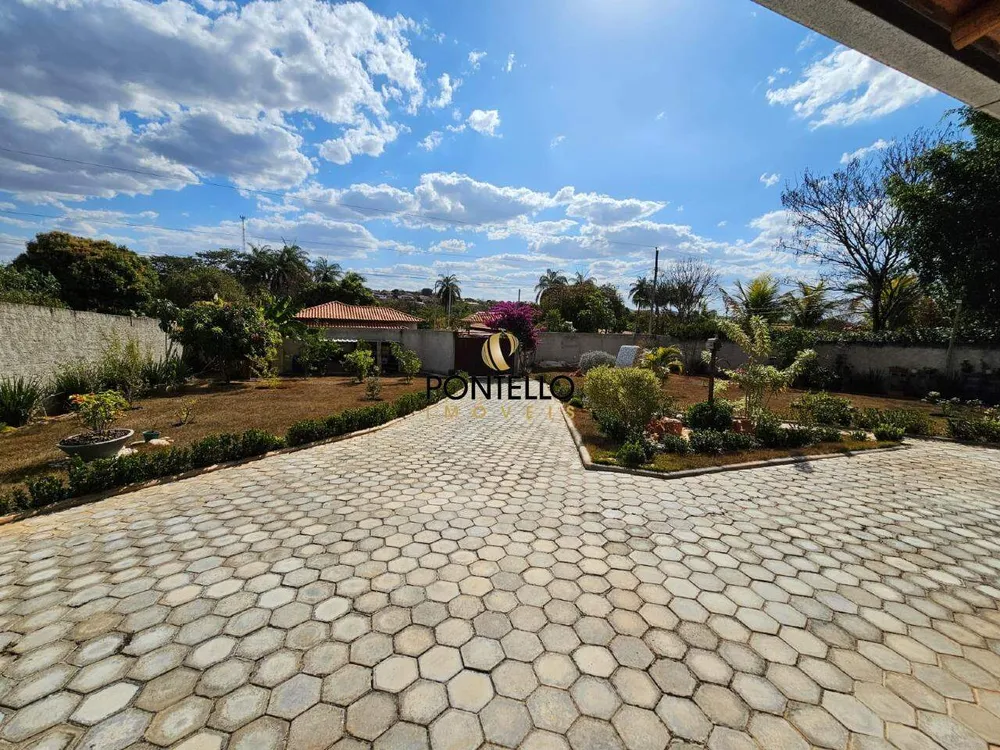 Chácara, 2 quartos, 1067 m² - Foto 2