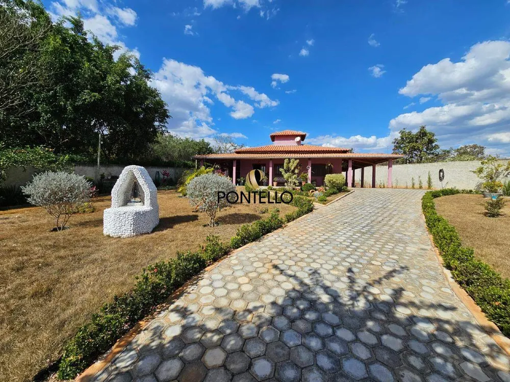 Chácara, 2 quartos, 1067 m² - Foto 1