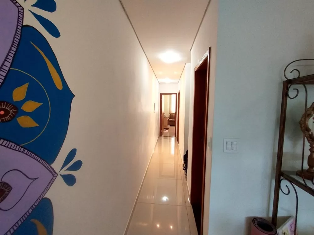 Casa à venda com 4 quartos, 186m² - Foto 3