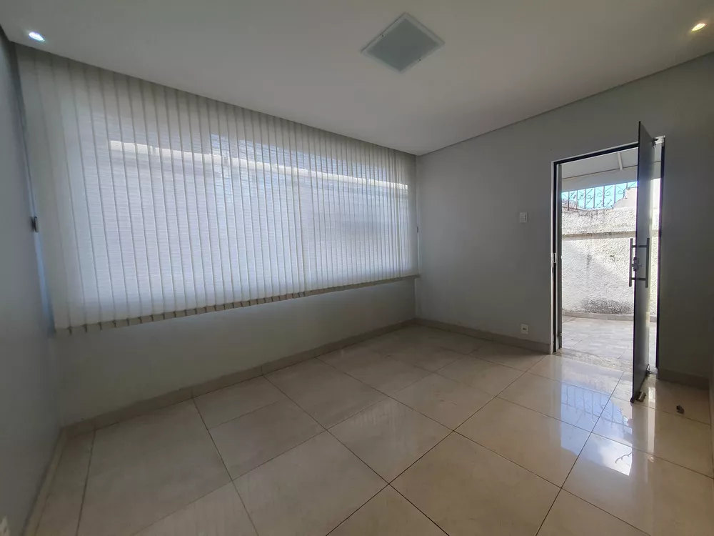 Apartamento à venda com 3 quartos, 90m² - Foto 2