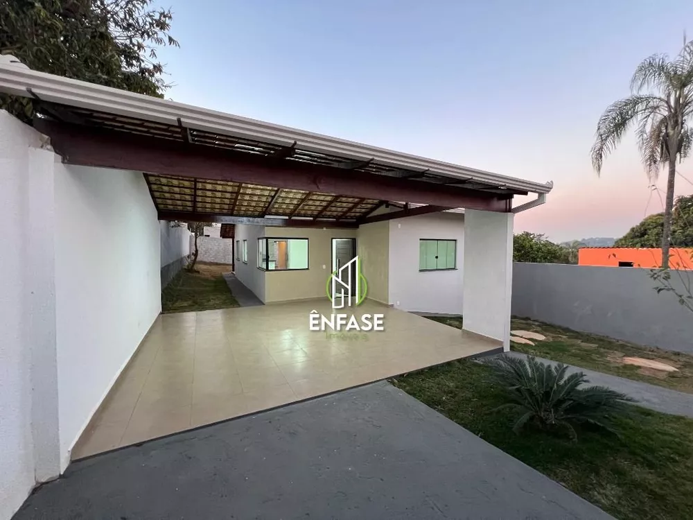 Casa à venda com 3 quartos, 360m² - Foto 1