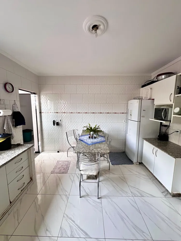 Casa, 3 quartos, 300 m² - Foto 3