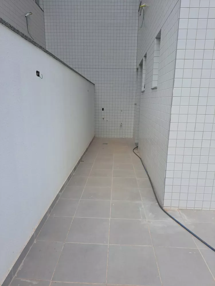 Apartamento à venda com 3 quartos, 80m² - Foto 2