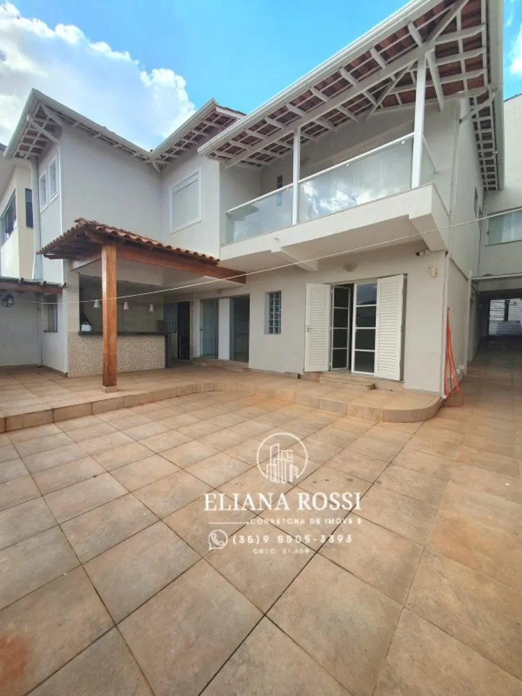 Casa, 4 quartos, 330 m² - Foto 1
