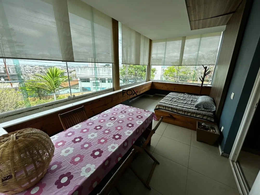 Casa, 4 quartos, 330 m² - Foto 1