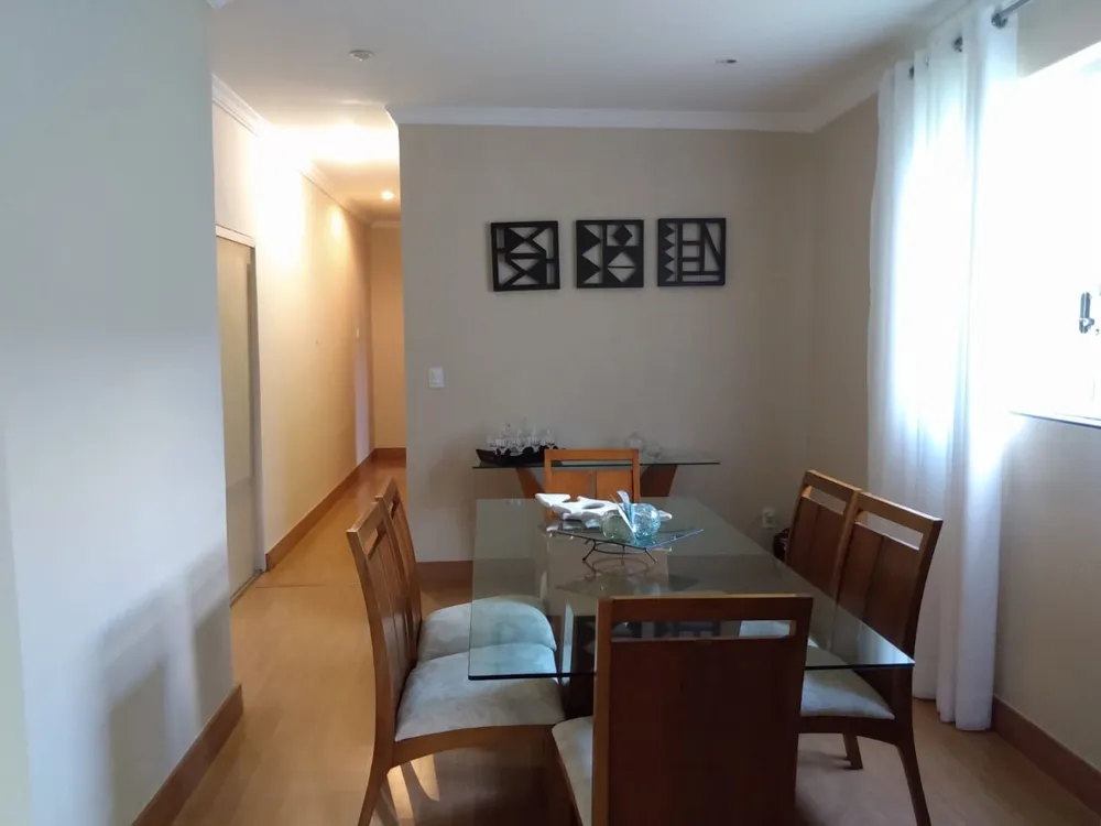 Casa, 4 quartos, 190 m² - Foto 1