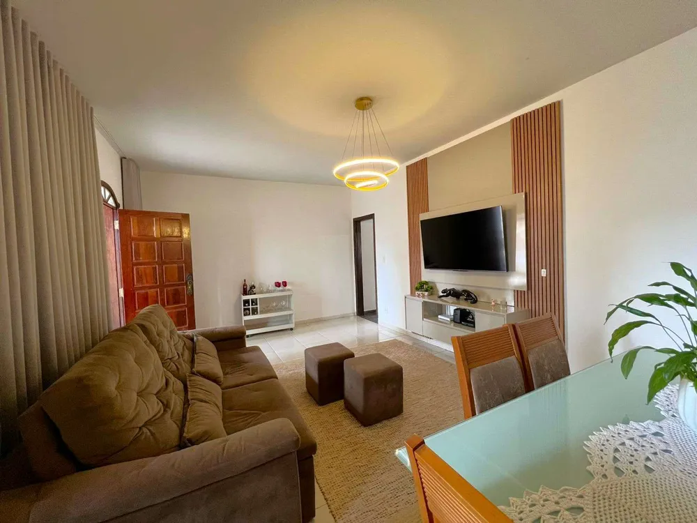 Casa, 6 quartos, 300 m² - Foto 1