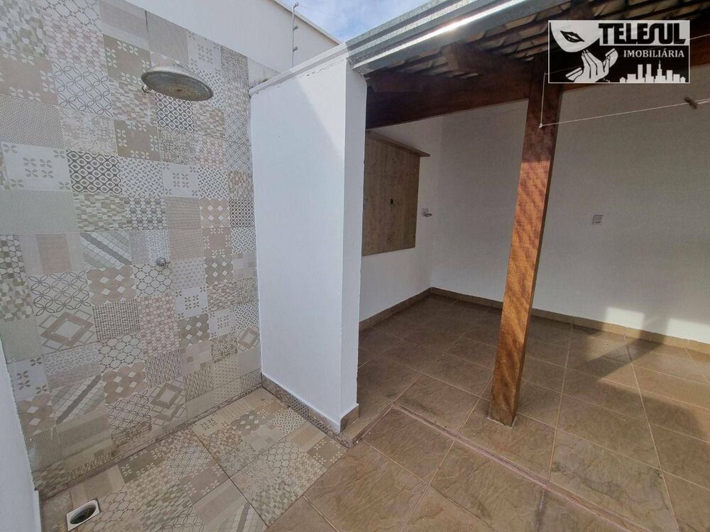 Casa à venda com 3 quartos, 250m² - Foto 3
