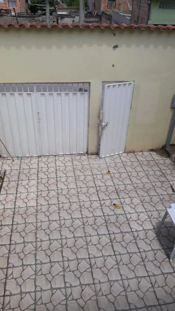 Casa à venda com 3 quartos, 120m² - Foto 1