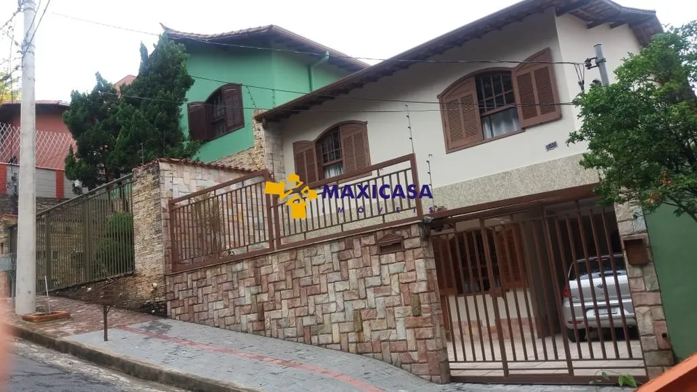 Casa, 4 quartos, 178 m² - Foto 1