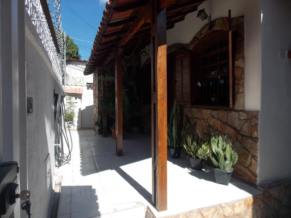 Casa, 6 quartos, 197 m² - Foto 2