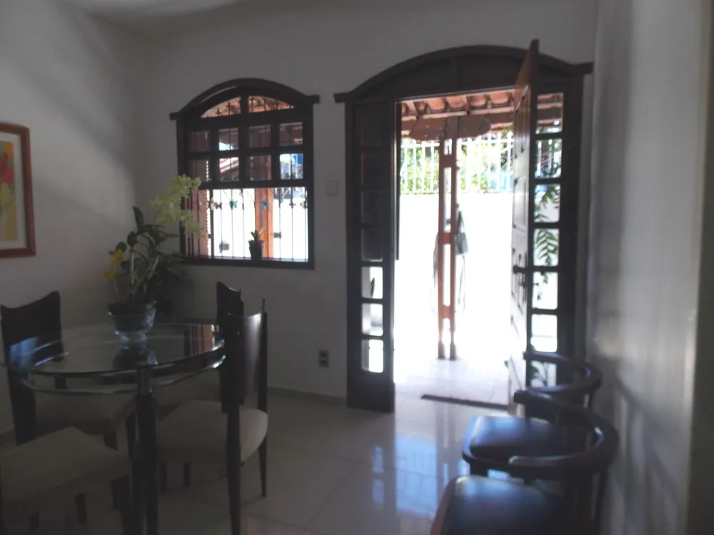 Casa, 6 quartos, 197 m² - Foto 1