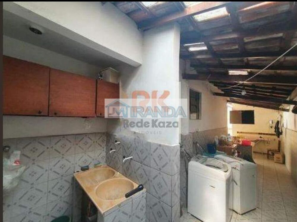 Casa à venda com 6 quartos, 320m² - Foto 9
