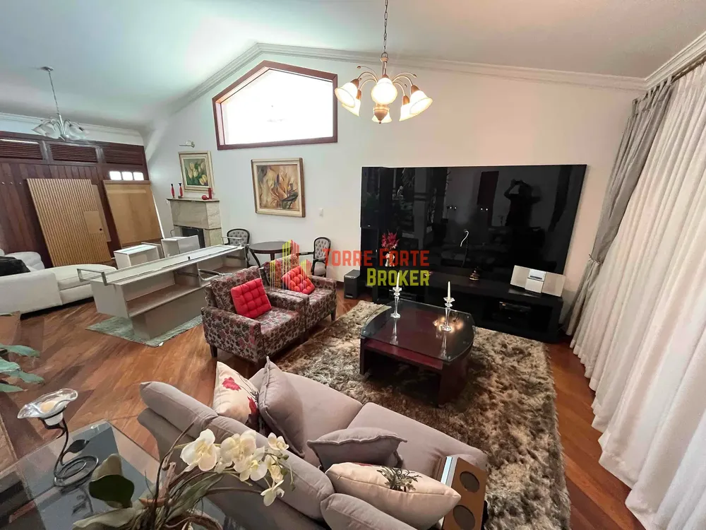 Casa, 5 quartos, 1008 m² - Foto 2