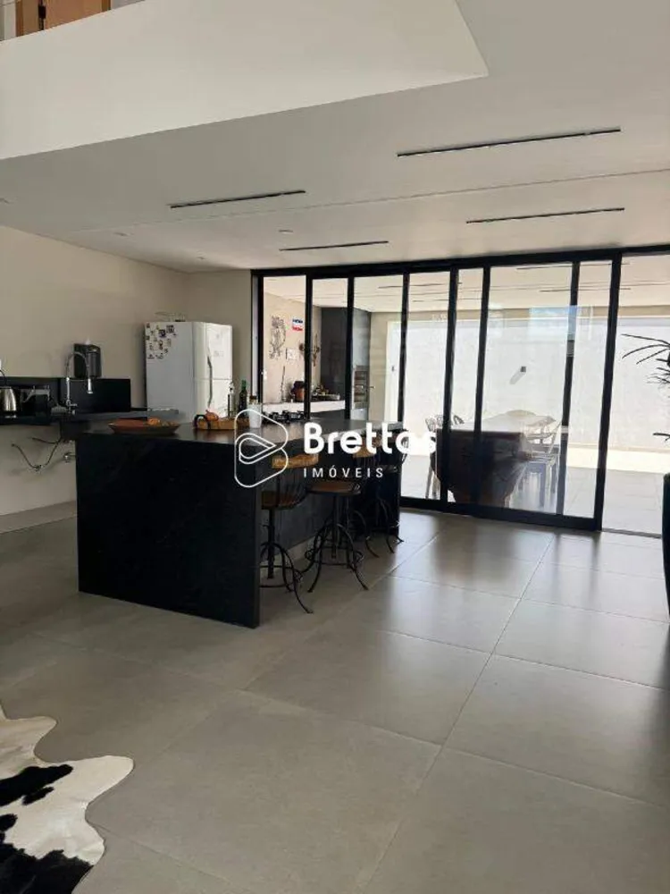 Casa, 2 quartos, 216 m² - Foto 3