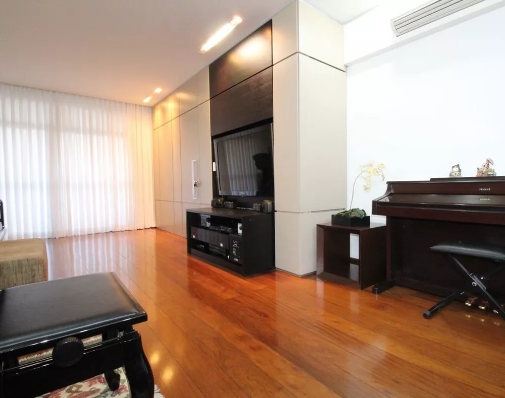 Apartamento à venda com 4 quartos, 177m² - Foto 1