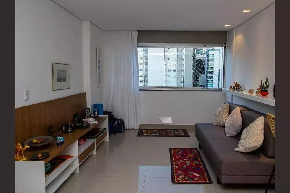 Apartamento à venda com 3 quartos, 176m² - Foto 2