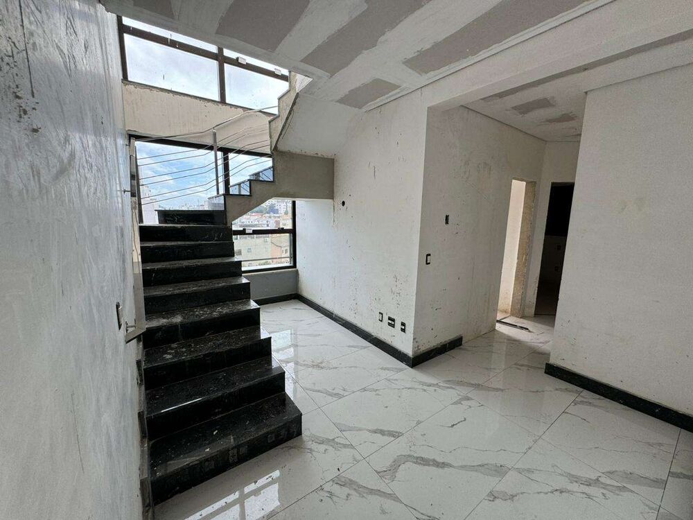 Cobertura à venda com 3 quartos, 201m² - Foto 1