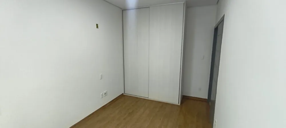 Casa, 4 quartos, 219 m² - Foto 1