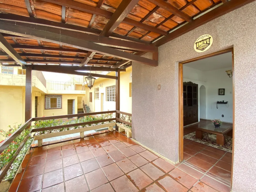 Casa, 7 quartos, 347 m² - Foto 1