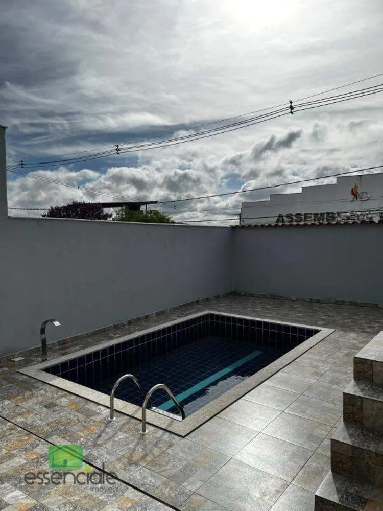 Casa, 3 quartos, 220 m² - Foto 1