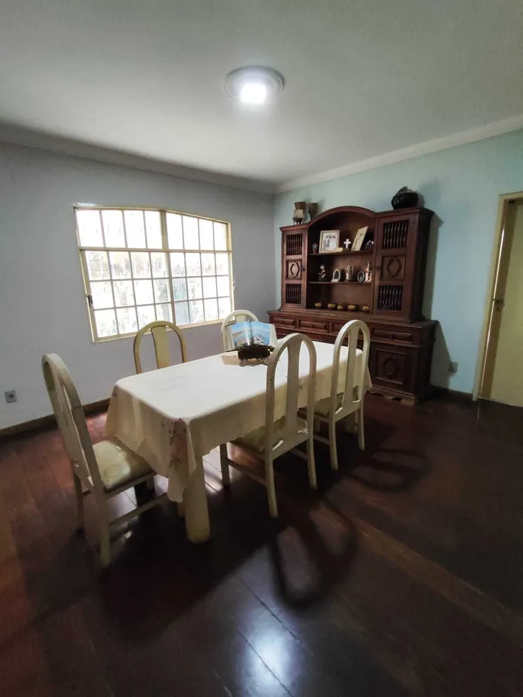 Casa, 7 quartos, 455 m² - Foto 1