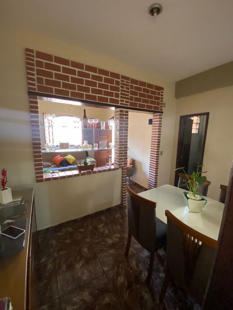 Casa à venda com 2 quartos, 140m² - Foto 2
