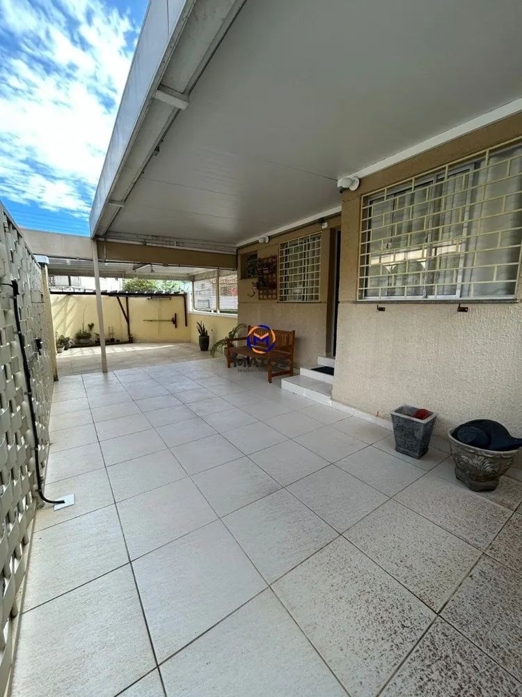 Casa, 4 quartos, 240 m² - Foto 1