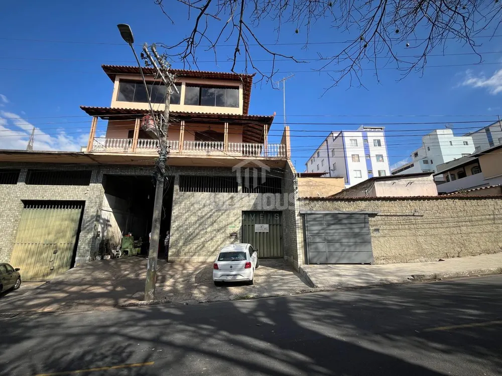 Casa, 3 quartos, 416 m² - Foto 1