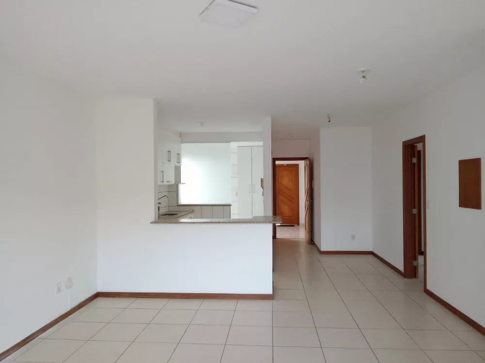 Apartamento à venda com 3 quartos, 104m² - Foto 2