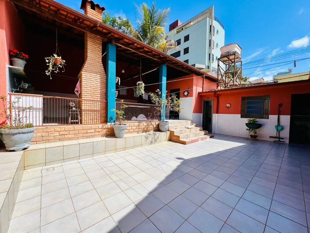 Casa, 4 quartos, 360 m² - Foto 1