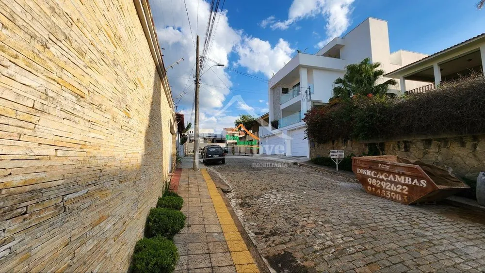 Casa, 3 quartos, 280 m² - Foto 1