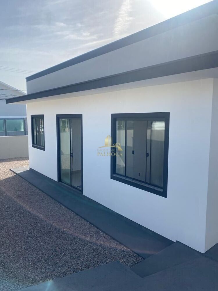 Casa à venda com 3 quartos, 63m² - Foto 1