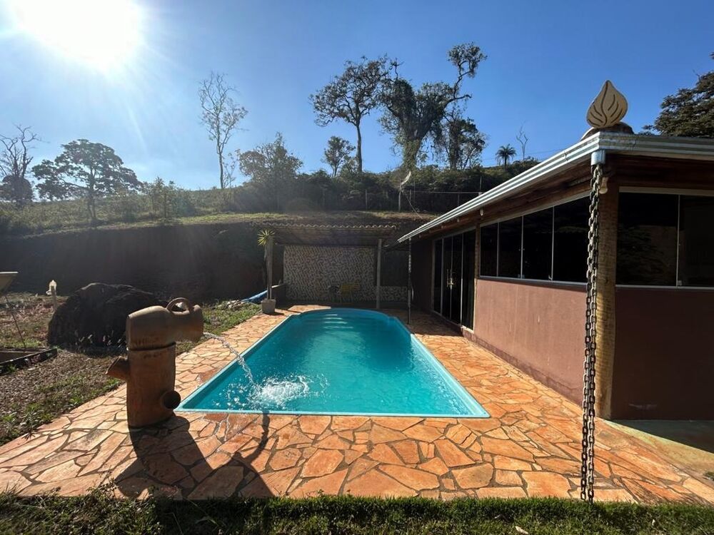 Chácara à venda com 3 quartos, 150m² - Foto 1