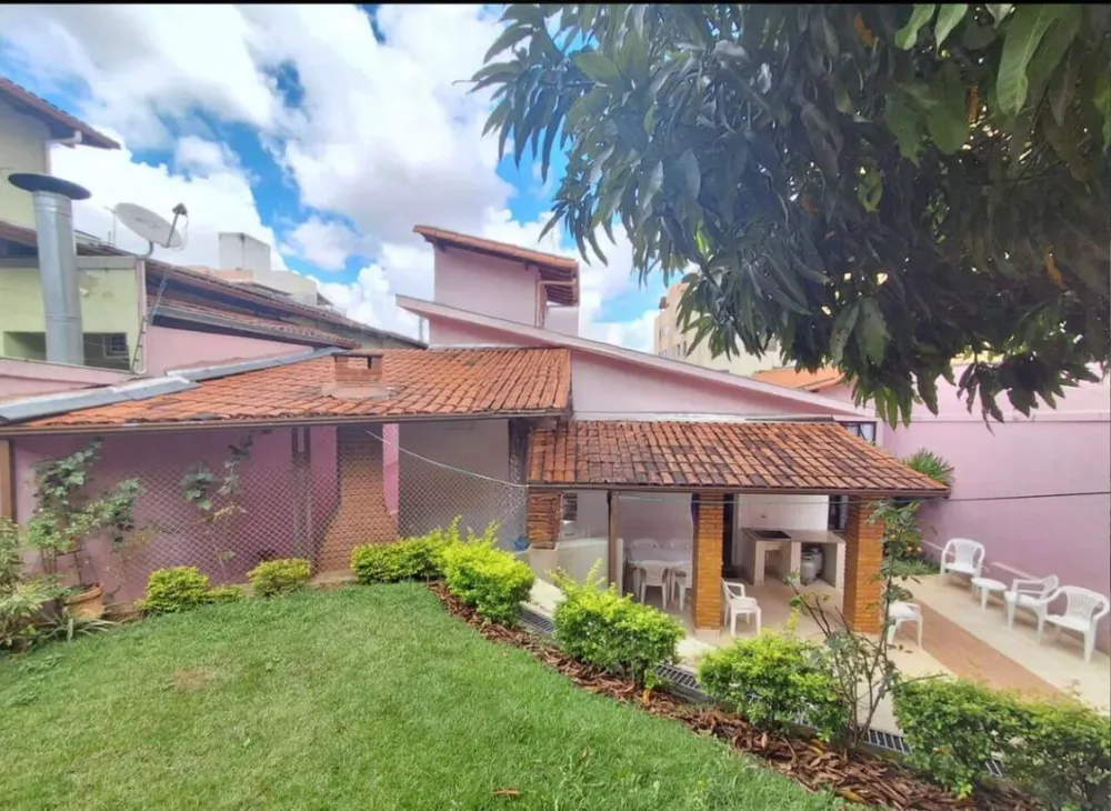 Casa, 5 quartos, 153 m² - Foto 1