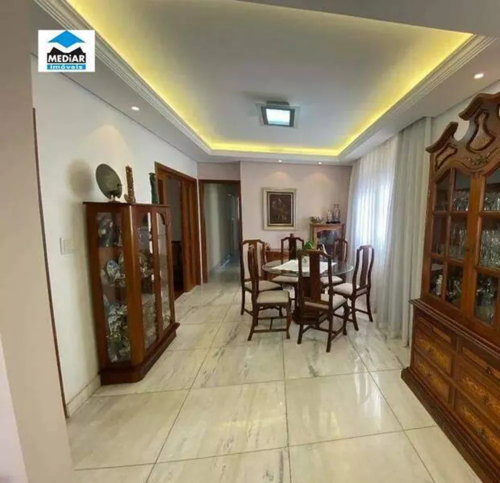 Apartamento à venda com 4 quartos, 140m² - Foto 1