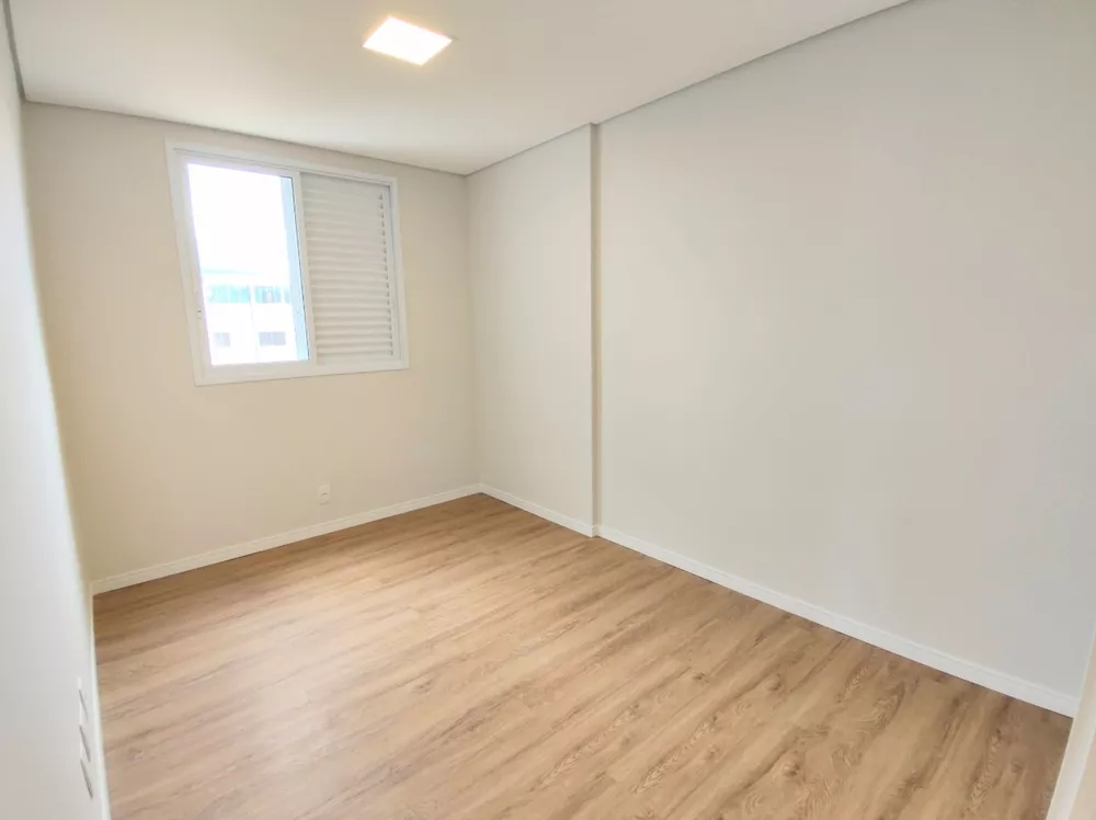 Apartamento à venda com 3 quartos, 96m² - Foto 11