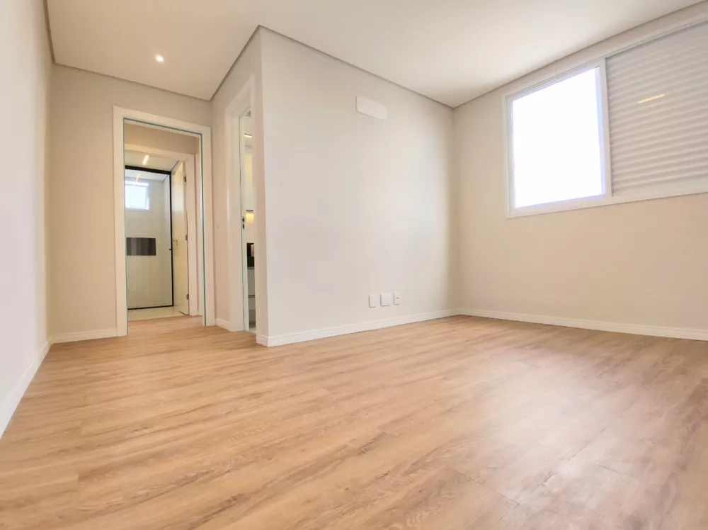 Apartamento à venda com 3 quartos, 96m² - Foto 2