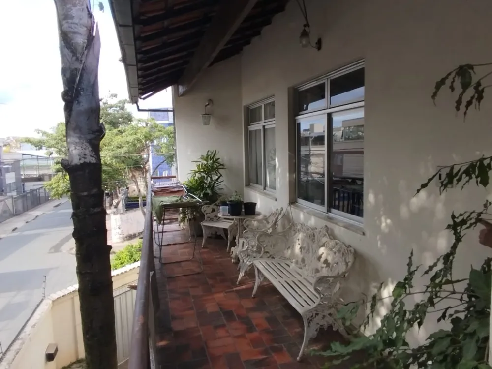 Casa, 4 quartos, 240 m² - Foto 1