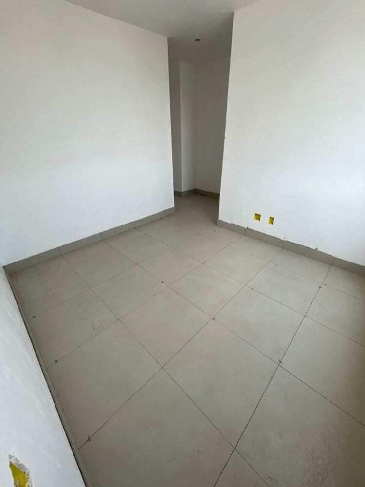 Apartamento à venda com 3 quartos, 140m² - Foto 1