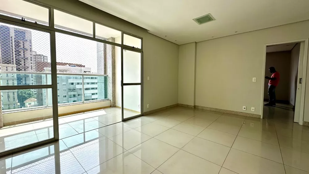 Apartamento para alugar com 3 quartos, 110m² - Foto 1