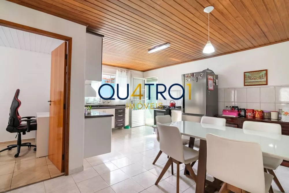 Casa à venda com 5 quartos, 163m² - Foto 3