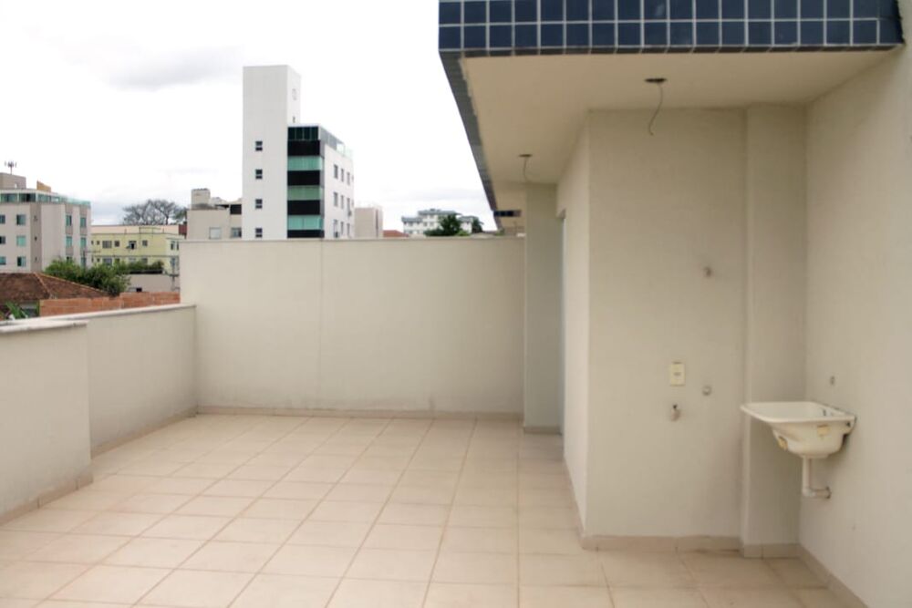 Cobertura à venda com 2 quartos, 105m² - Foto 1